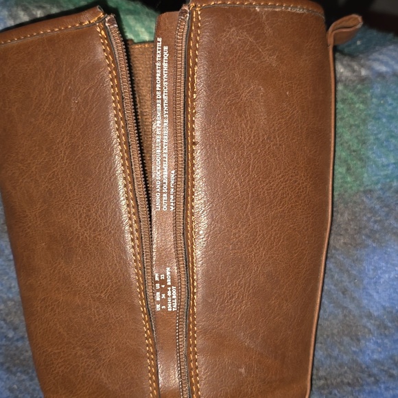 Brown mid calf childrens boots - Picture 3 of 3